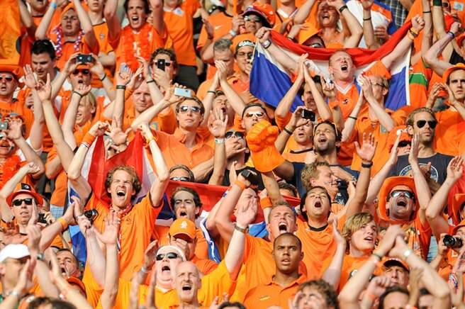 netherlands soccer crowd