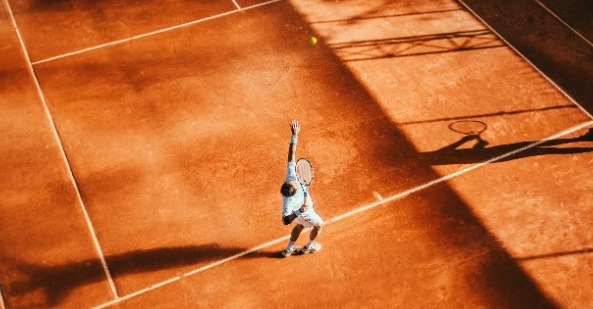 tennis-player-serving